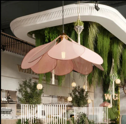 Pendant Light Flower-Shaped with Natural Design and Atmospheric Lighting