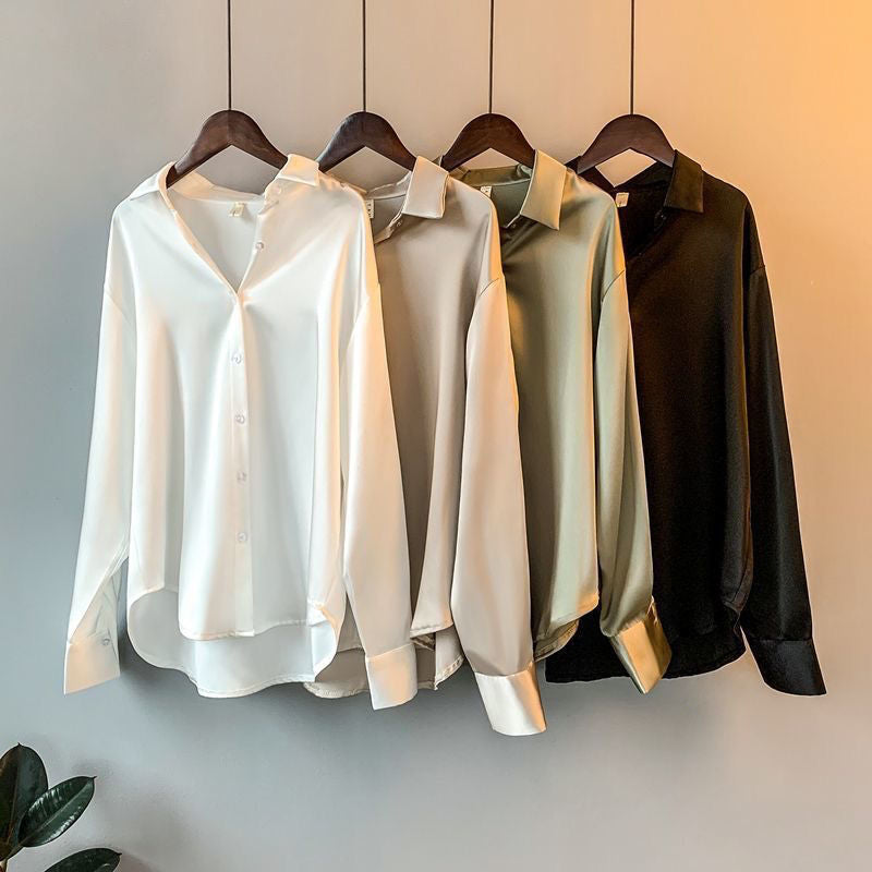 Ladies Summer Blouse with Flowing Fit and Elegant Collar
