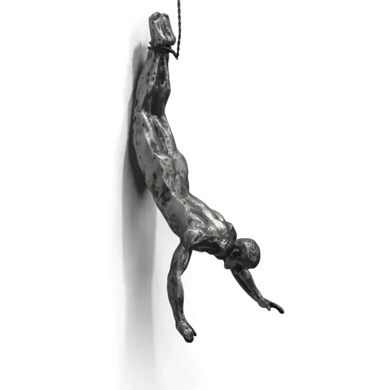 Set with Decorative Climbing Figures Wall Sculpture Design for Modern Wall Decoration