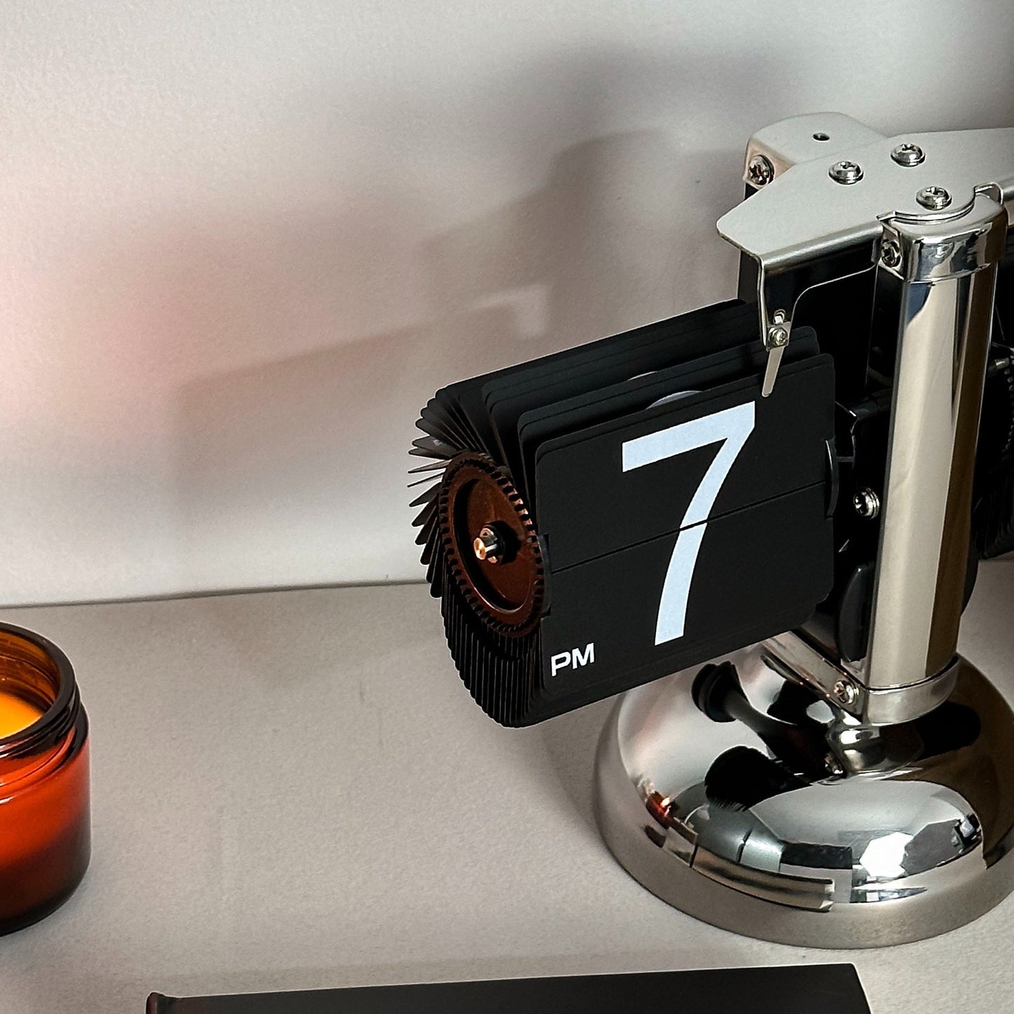 Clock with Vintage Flip Automatic Flipping Mechanism for Stylish Table Model