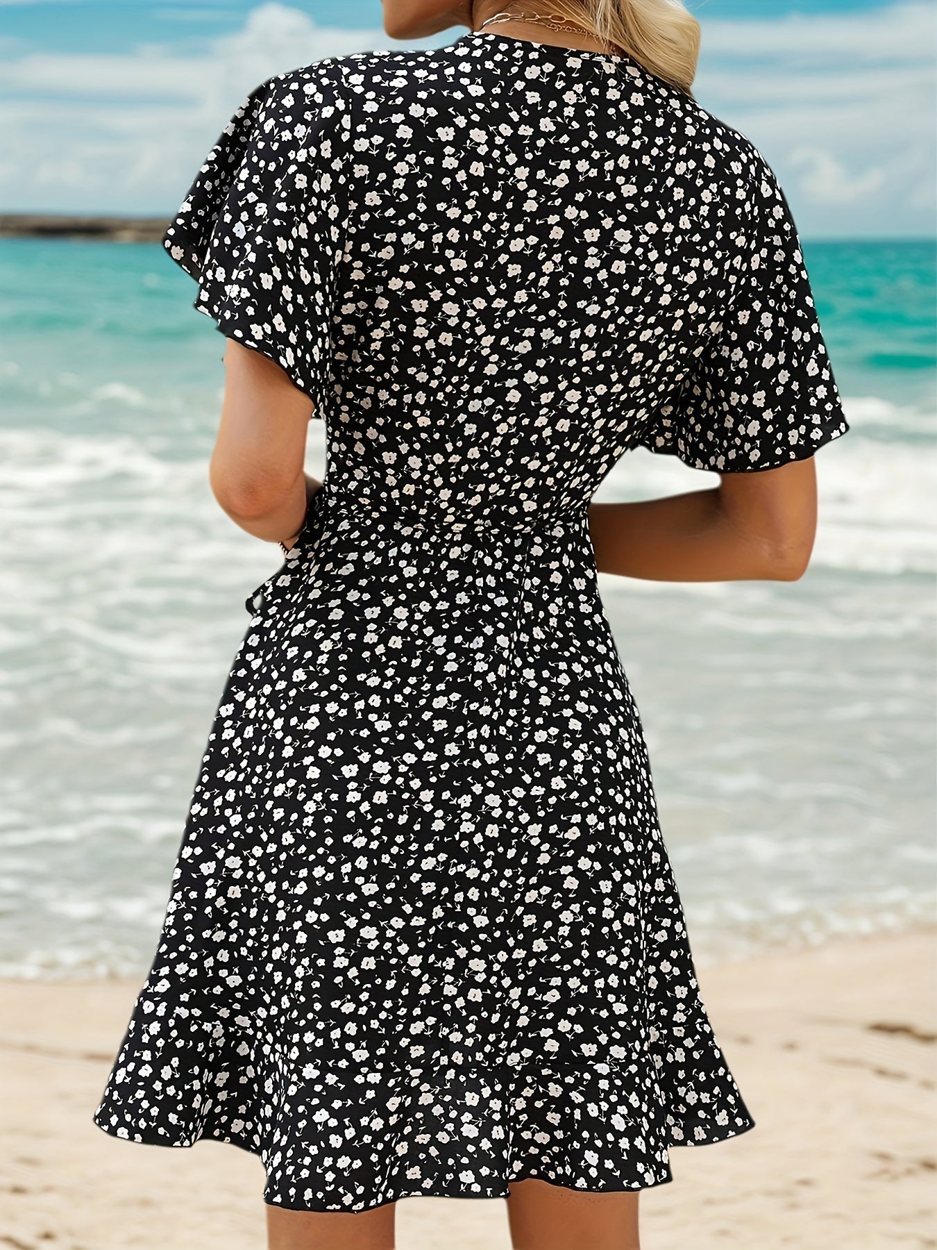 Lightweight Ladies' Summer Dress with Floral Print and Elegant Wrap Design