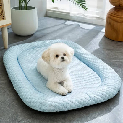 Dog with Cooling Bed with Temperature Regulation and Non-Slip for Summer Days