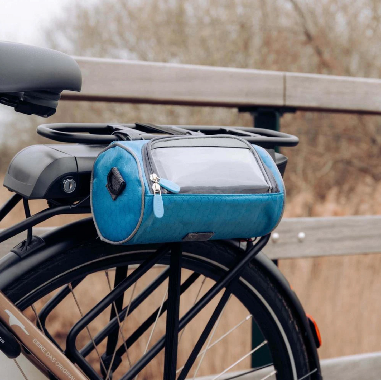 Holder with Practical Bicycle Handlebar Bag with Smartphone and Water-Resistant Material