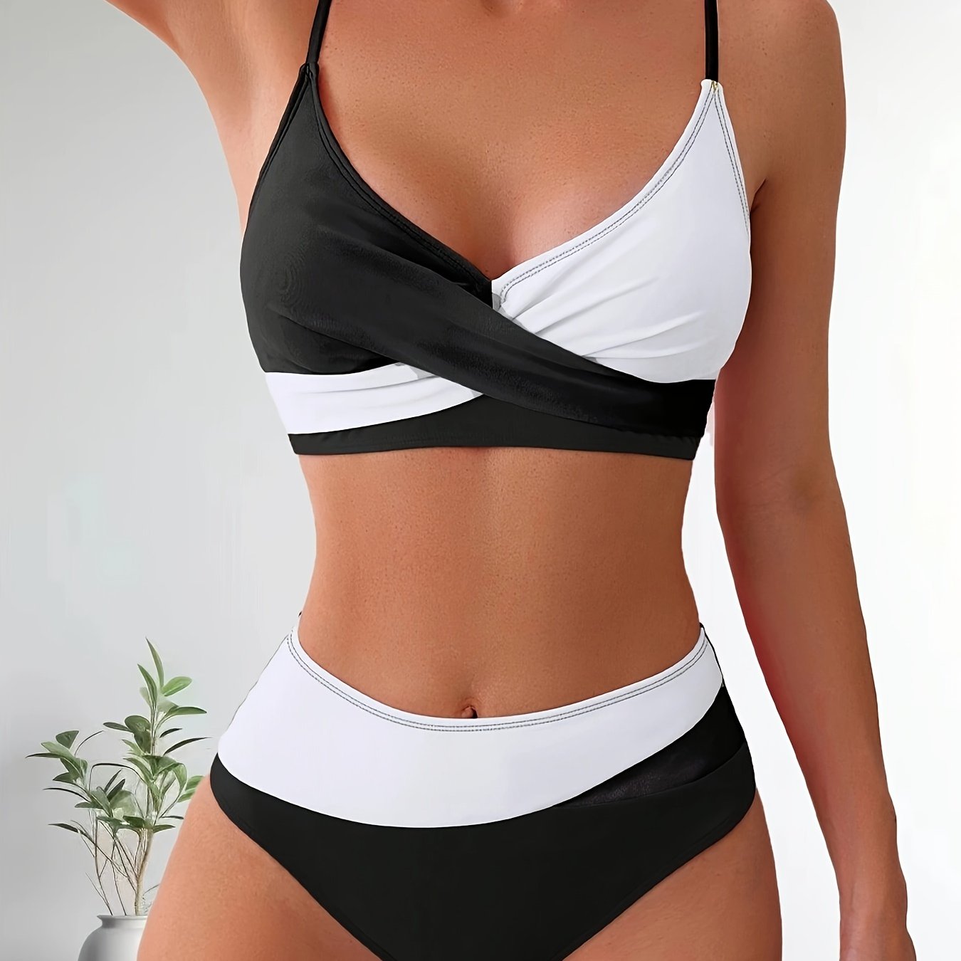 Set with Comfortable Patchwork Bikini Design for Ladies with Stretch Fit