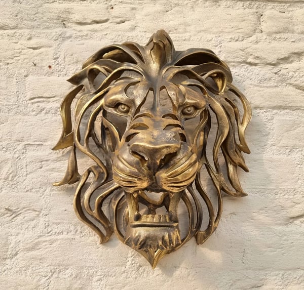 Metal Lion Head Wall Decoration for Elegant and Strong