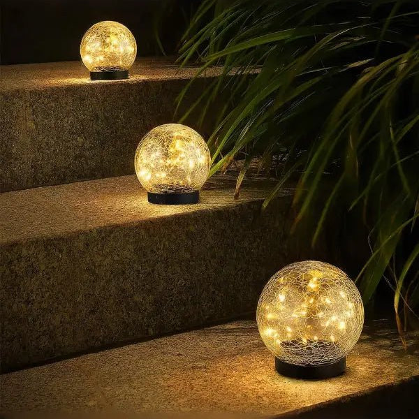 Solar Garden Lamp with Cracked Glass Effect for Atmospheric Outdoor Lighting