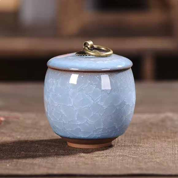 Ceramic Pet Urn with Craquelé Glaze for Ashes Memorial at Home