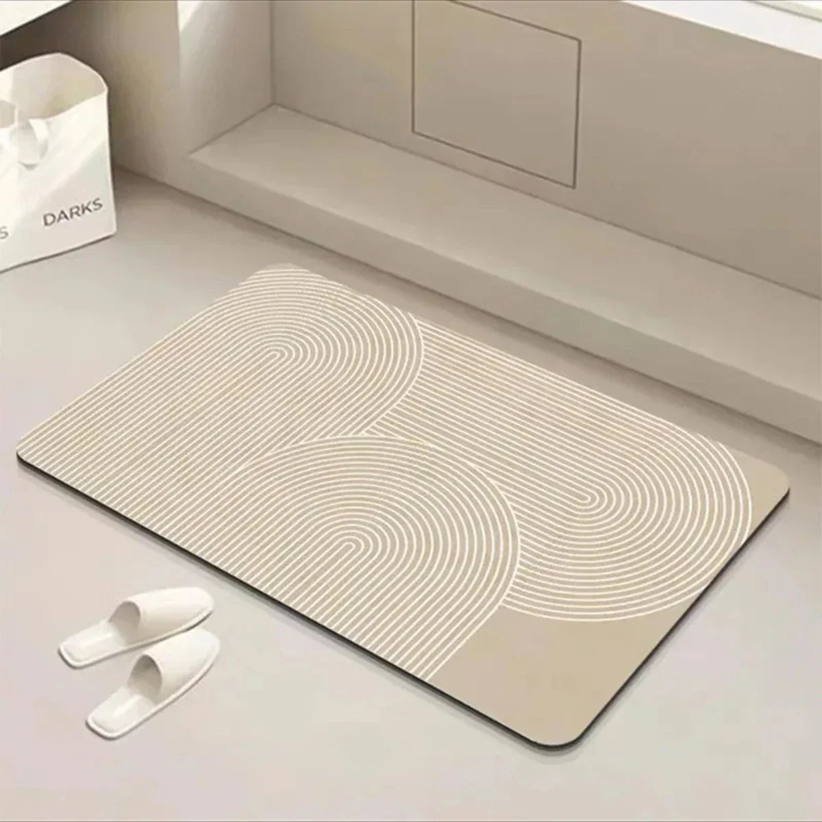 Mat with Quick-Drying Bath Non-Slip Backing for a Safe Bathroom