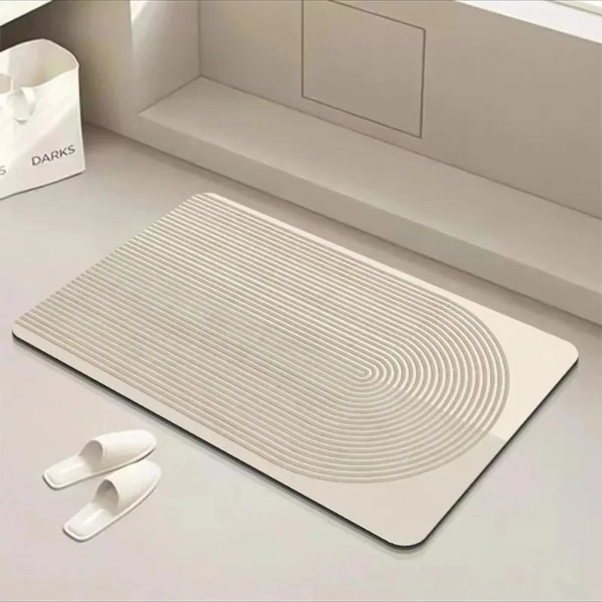 Mat with Quick-Drying Bath Non-Slip Backing for a Safe Bathroom