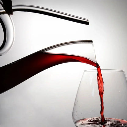 Elegant Wine Decanter with Swirl Design Made of Lead-Free Crystal for Perfect Serving