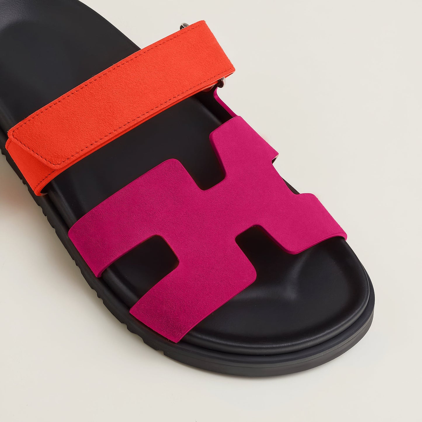 Sandals with Elegant Leather Strap Design for Comfort Meets Chic