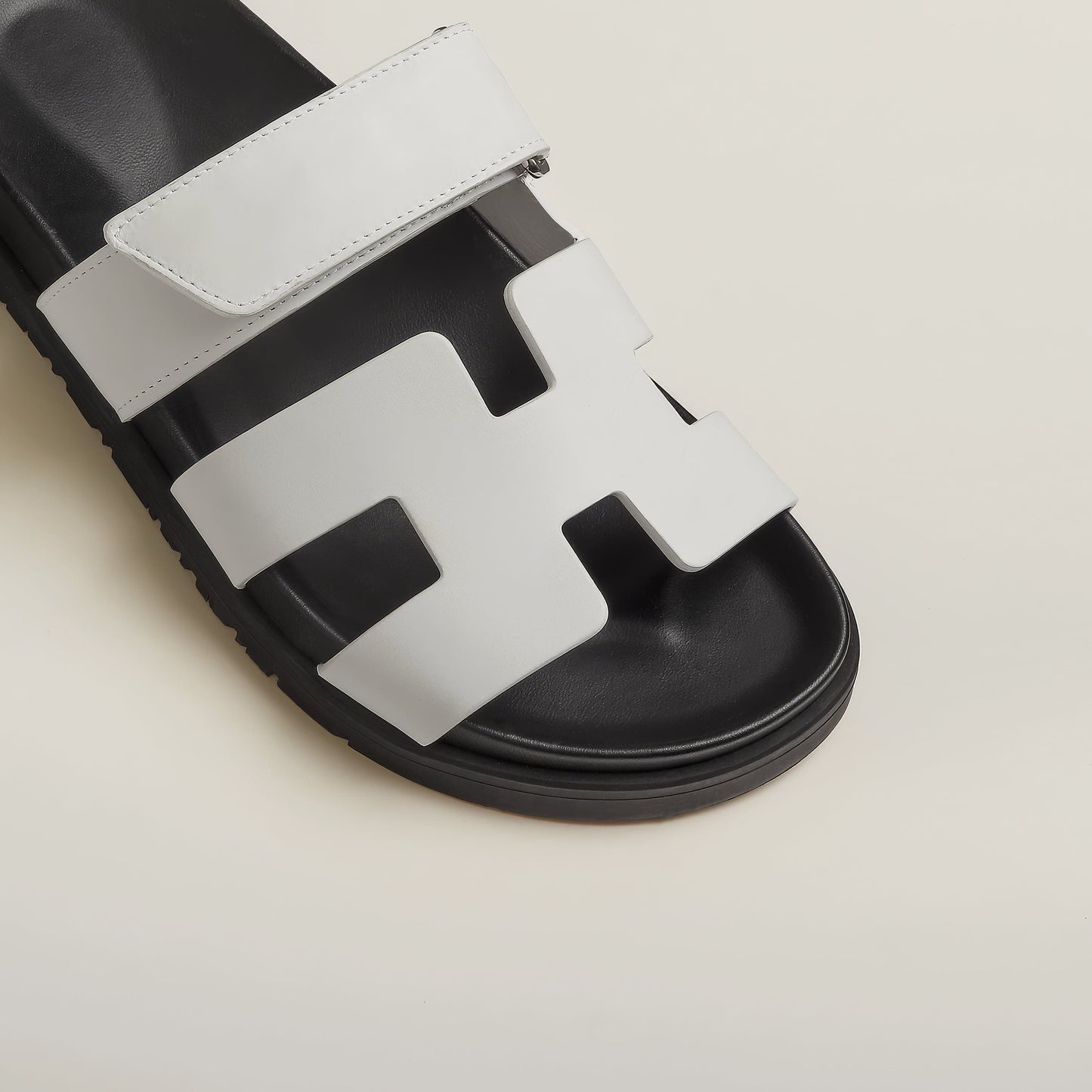 Sandals with Elegant Leather Strap Design for Comfort Meets Chic