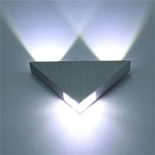 Wall Lamp with Modern LED Triangular Design for Atmospheric Wall Lighting