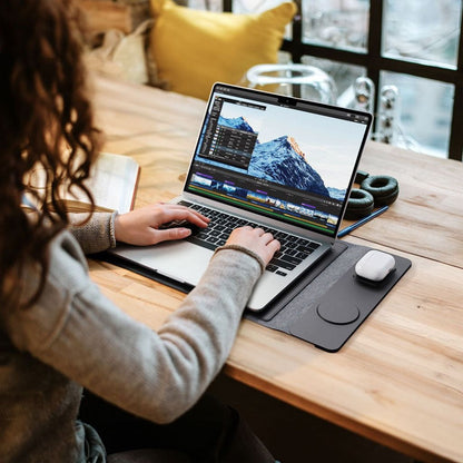 Powerdesk Sleeve for Slim Laptop Case with Wireless Charging Function
