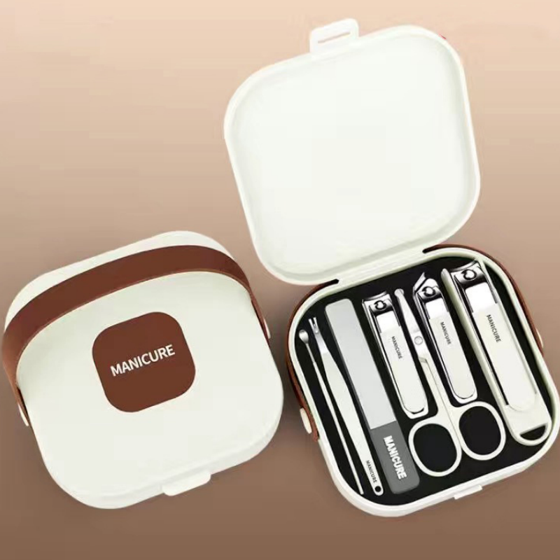 Set with Complete Unisex Manicure Design for Nail Care and Daily Grooming