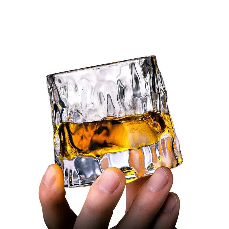 Whisky Glass with Rotating Design and Geometric Relief for Elegant Enjoyment
